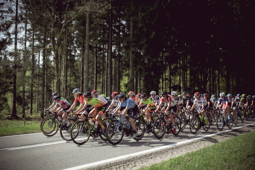 LBL - Femmes - Photos dans les bois par Th MAHEUX - Doyenne - Cyclisme Aywaille