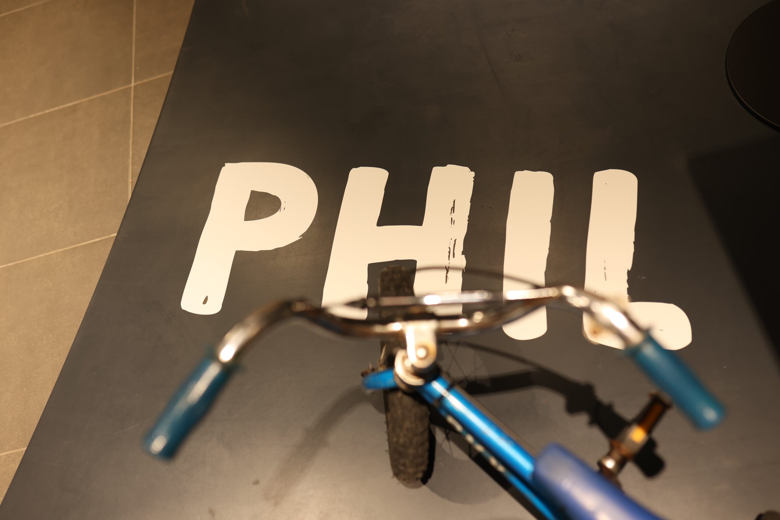 Lire la suite à propos de l’article  Phil mis à l’honneur [J-3]